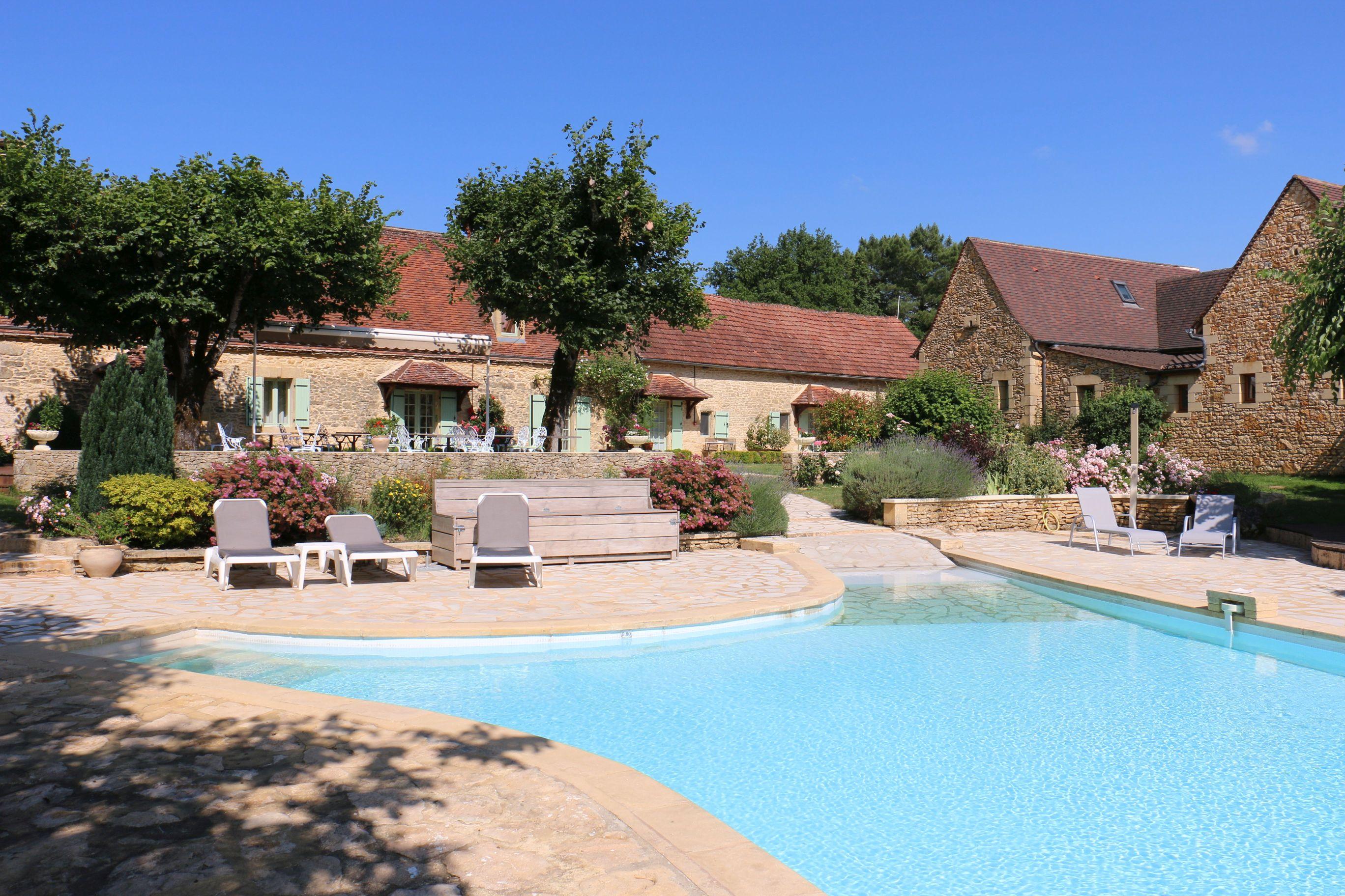 Hotel De La Ferme Lamy Meyrals Экстерьер фото